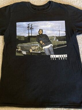 Rapper Ice Cube Graphic Men’s T-Shirt with Vintage Car Hip hop.